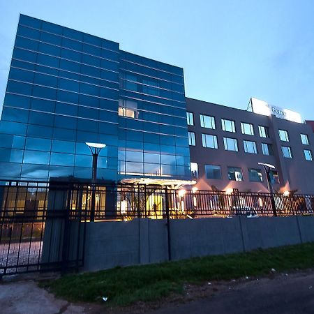 The Golden Plaza Hotel Panchkula Ngoại thất bức ảnh