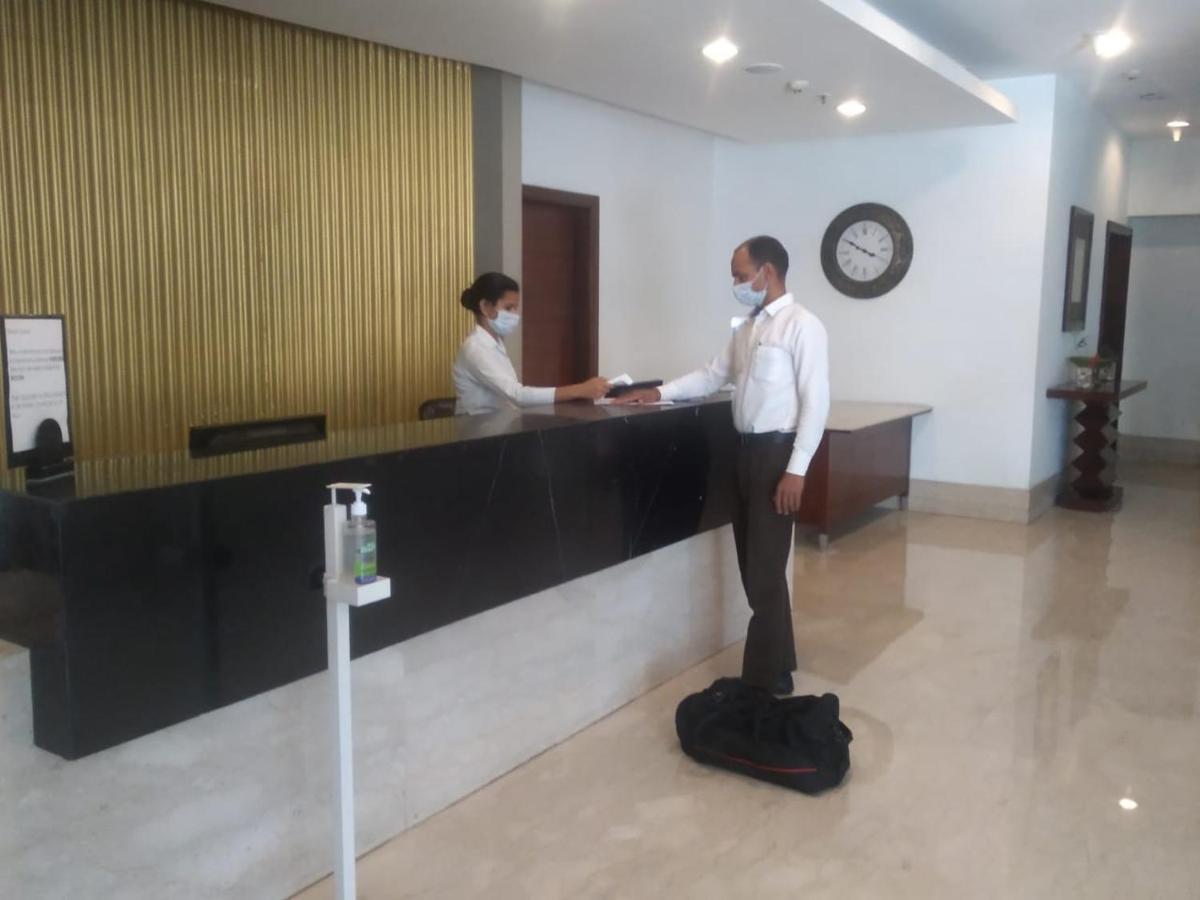 The Golden Plaza Hotel Panchkula Ngoại thất bức ảnh