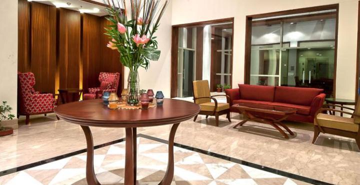 The Golden Plaza Hotel Panchkula Ngoại thất bức ảnh
