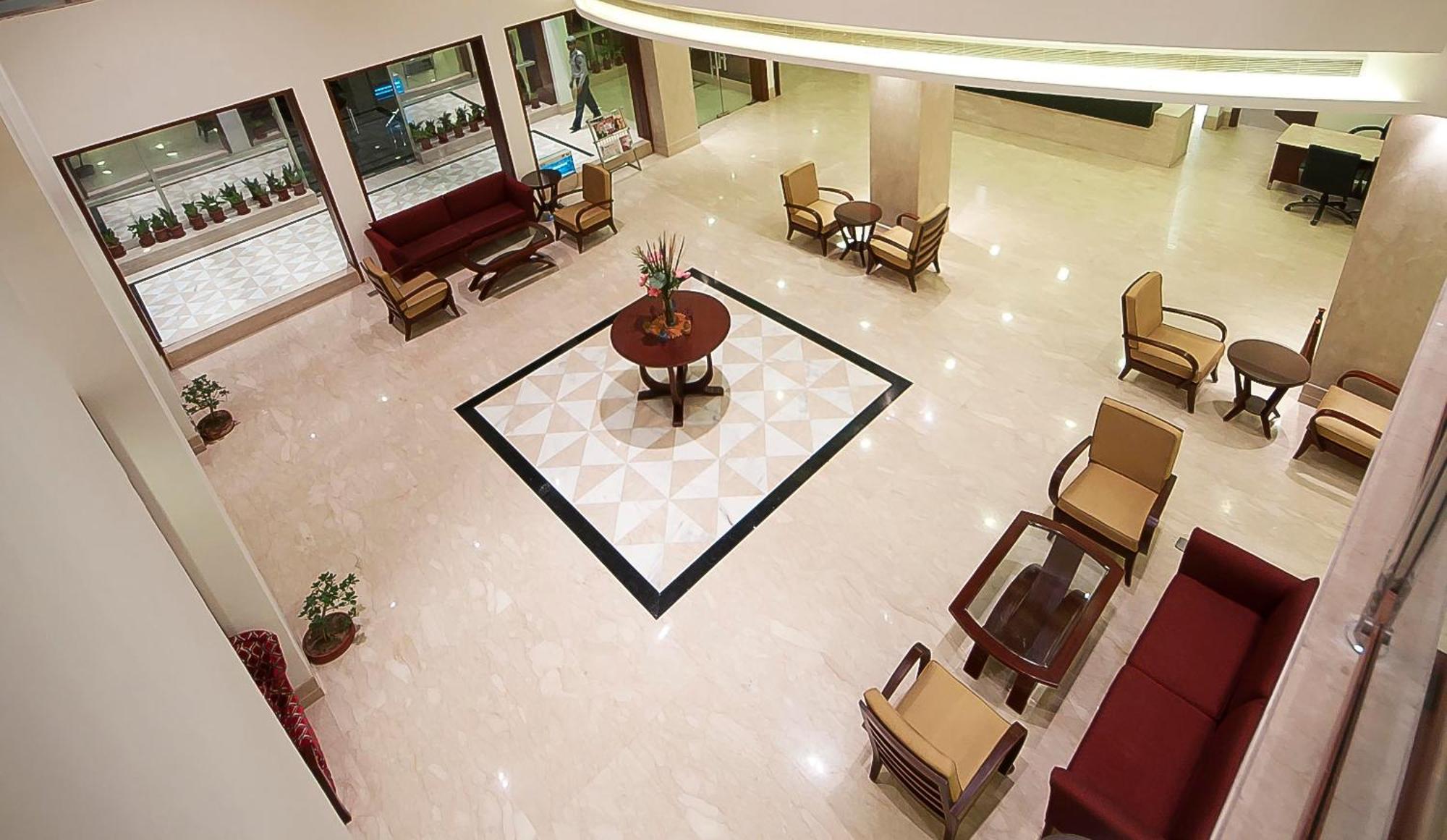 The Golden Plaza Hotel Panchkula Ngoại thất bức ảnh