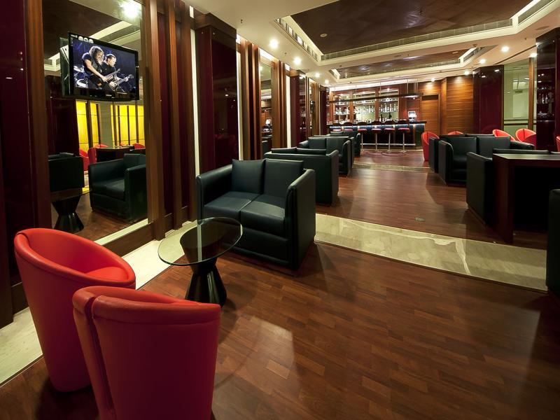 The Golden Plaza Hotel Panchkula Ngoại thất bức ảnh