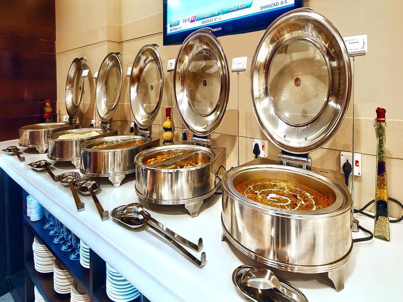 The Golden Plaza Hotel Panchkula Ngoại thất bức ảnh