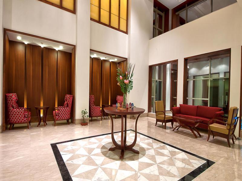 The Golden Plaza Hotel Panchkula Ngoại thất bức ảnh