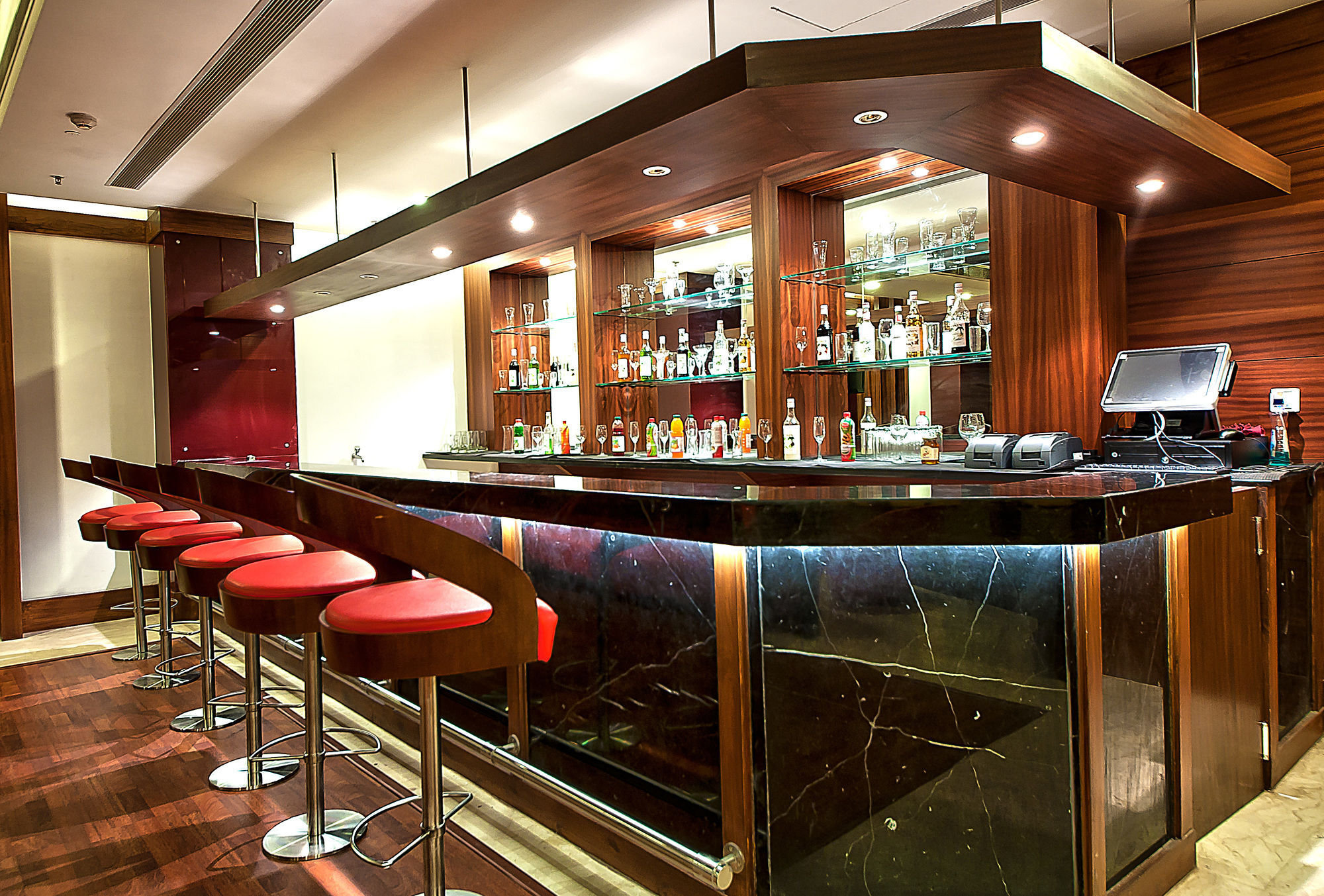 The Golden Plaza Hotel Panchkula Ngoại thất bức ảnh