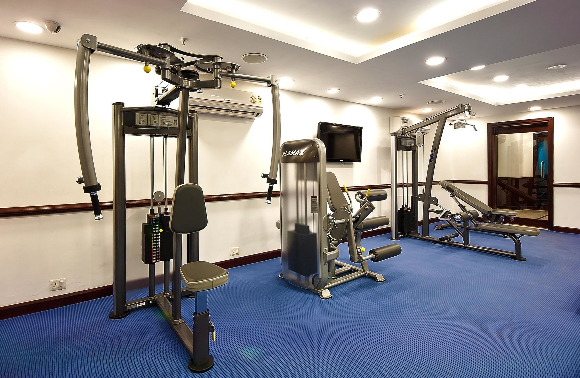 The Golden Plaza Hotel Panchkula Ngoại thất bức ảnh