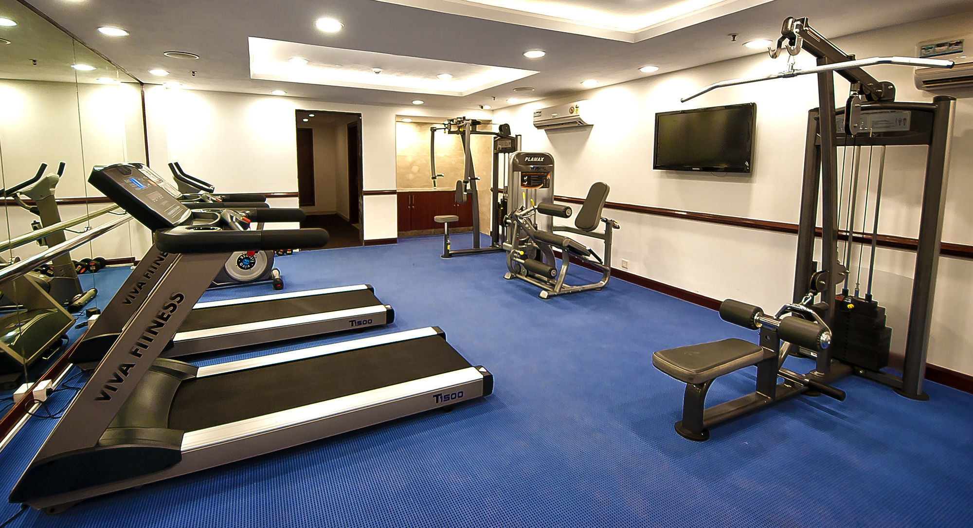 The Golden Plaza Hotel Panchkula Ngoại thất bức ảnh