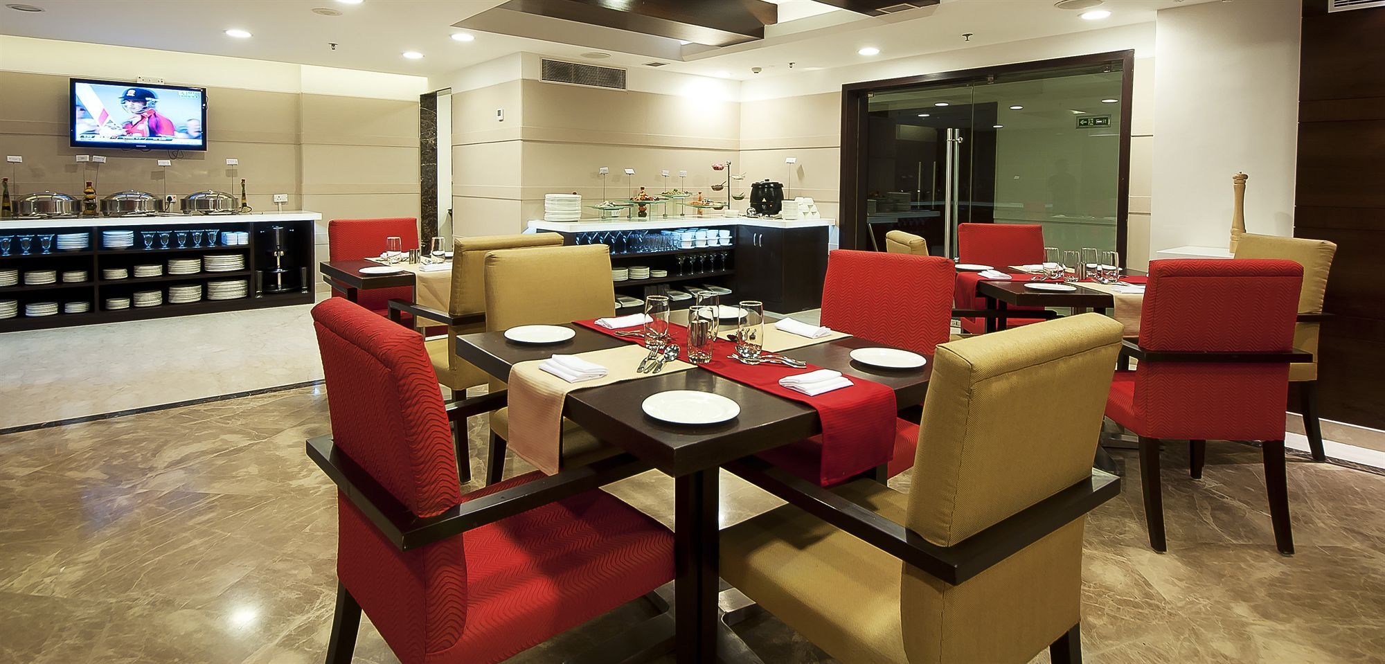 The Golden Plaza Hotel Panchkula Ngoại thất bức ảnh