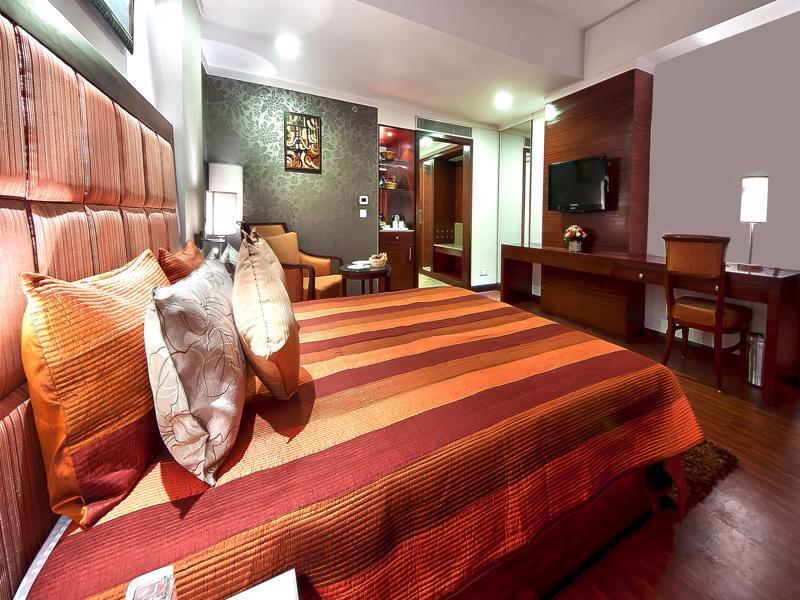 The Golden Plaza Hotel Panchkula Ngoại thất bức ảnh